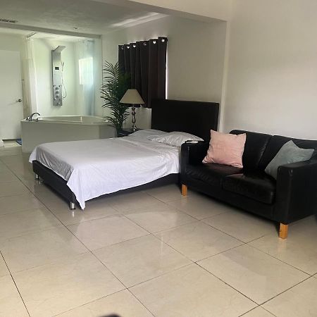 Miami Haven By Airport Villa Exterior foto